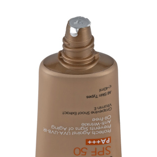 کرم ضد آفتاب بی رنگ پرایم مدل Rejuvenating با SPF50 حجم 40 میلی لیتر
